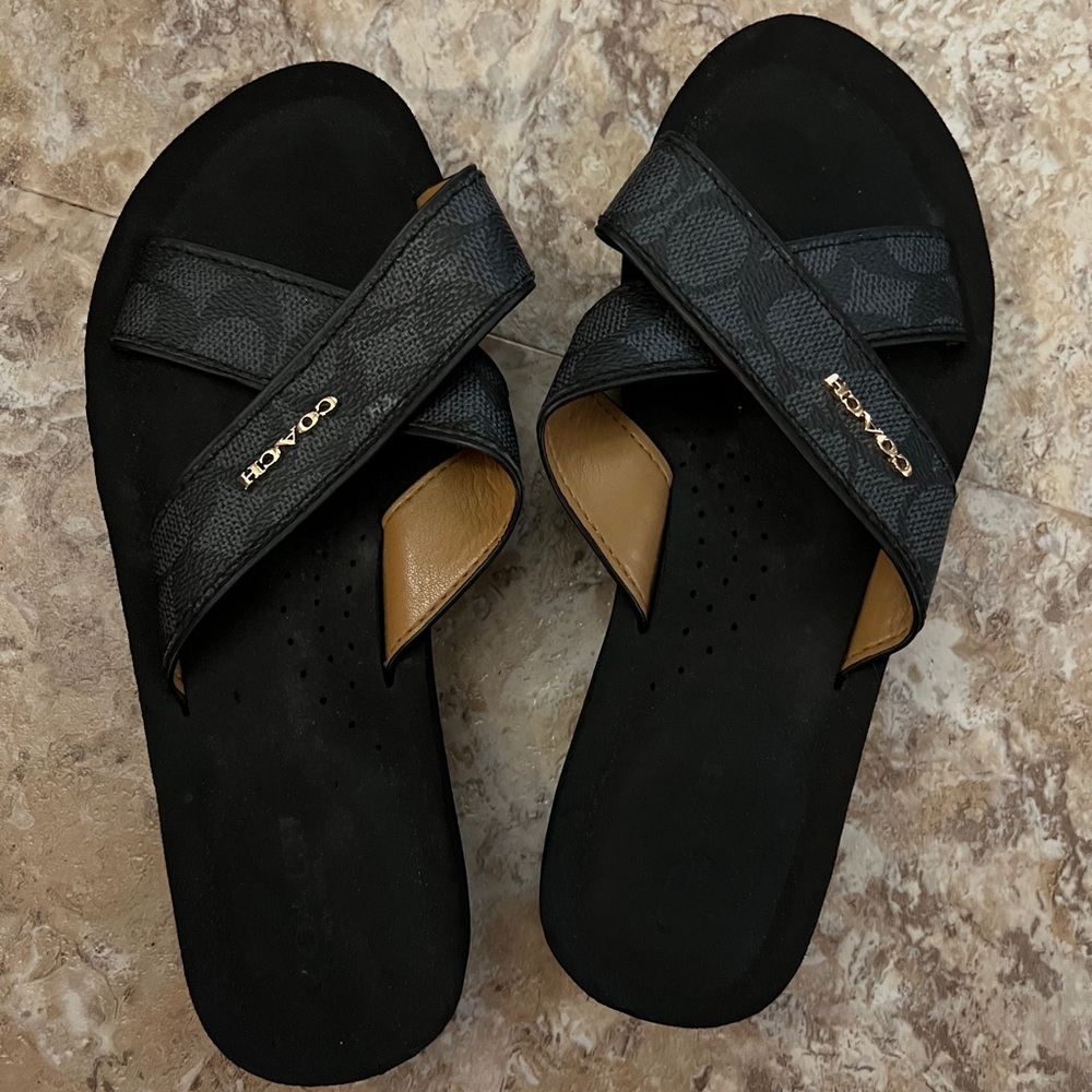 NEW Coach flip flops size 6